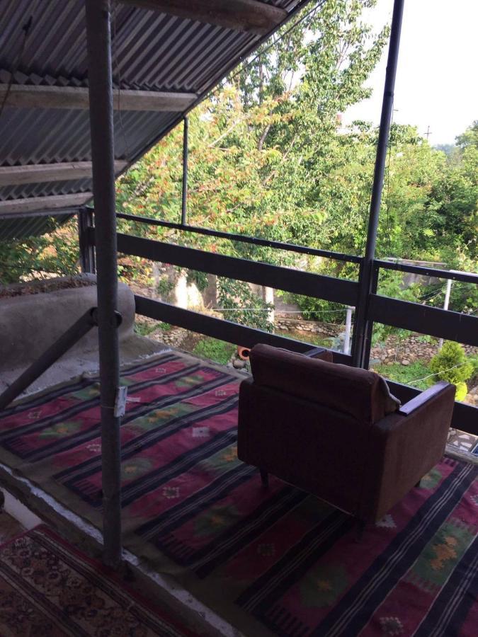 Mera Hostel Partskhanaqanevi Buitenkant foto