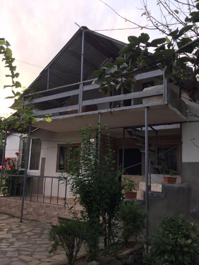 Mera Hostel Partskhanaqanevi Buitenkant foto