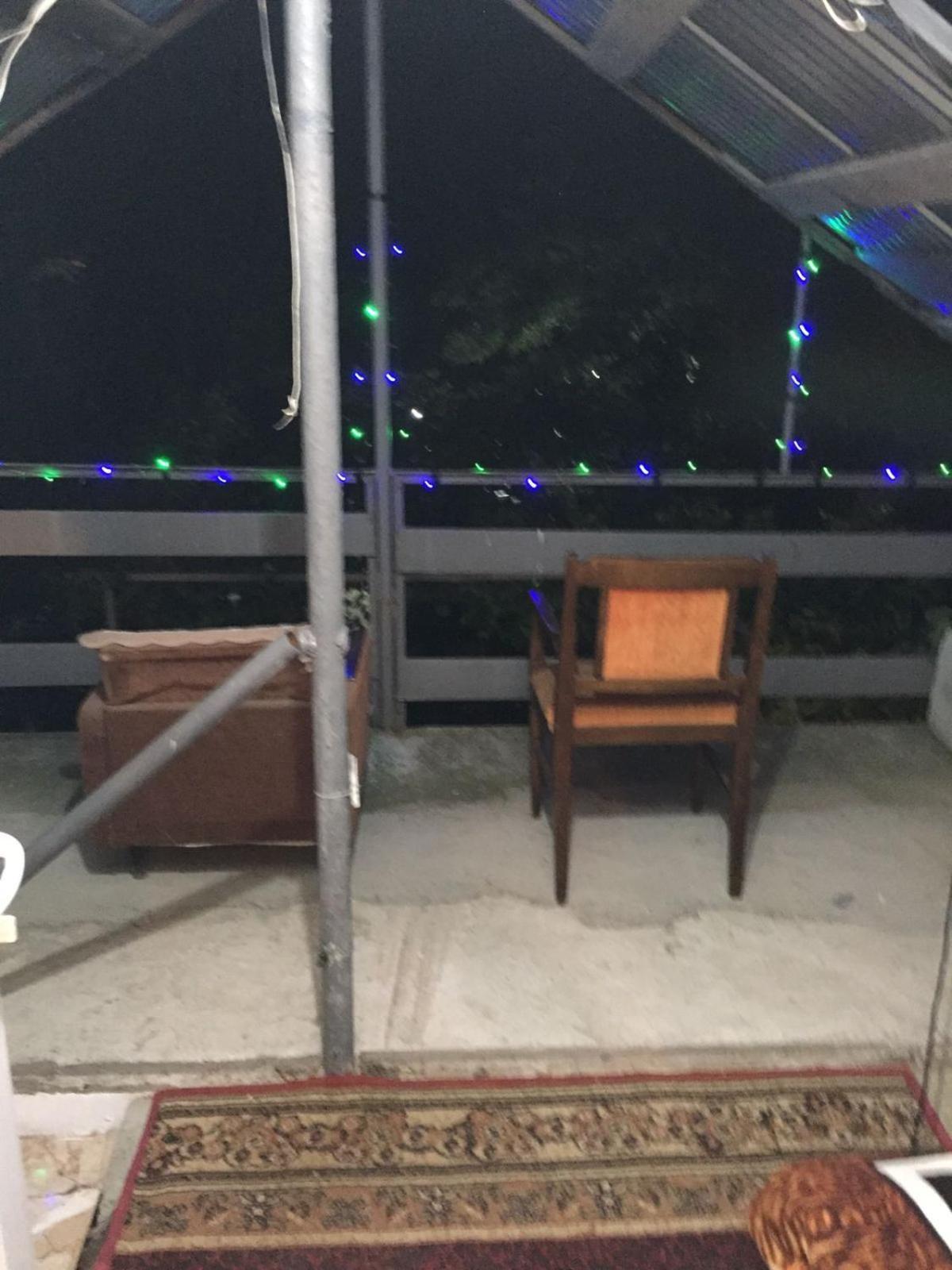 Mera Hostel Partskhanaqanevi Buitenkant foto