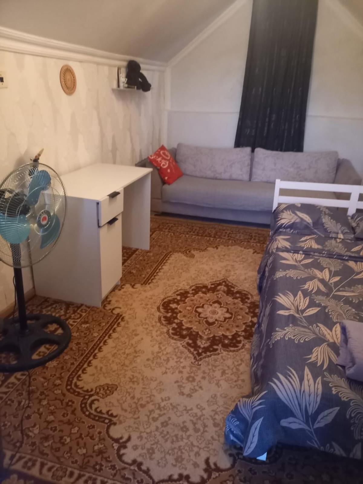 Mera Hostel Partskhanaqanevi Buitenkant foto